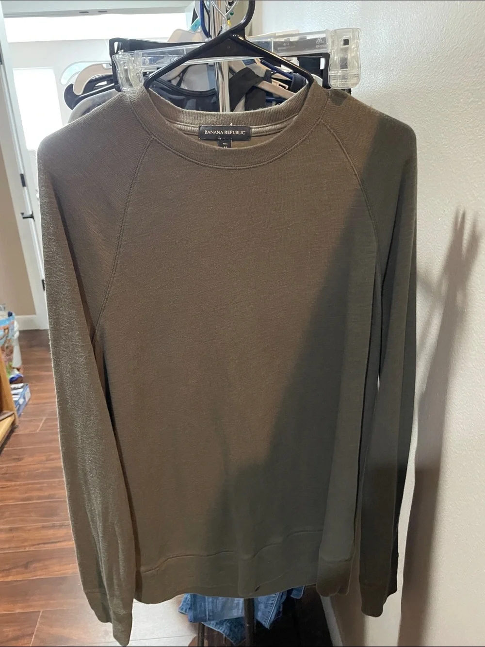 Banana Republic Men's Olive Green Crewneck Lightweight Sweatshirt TALL